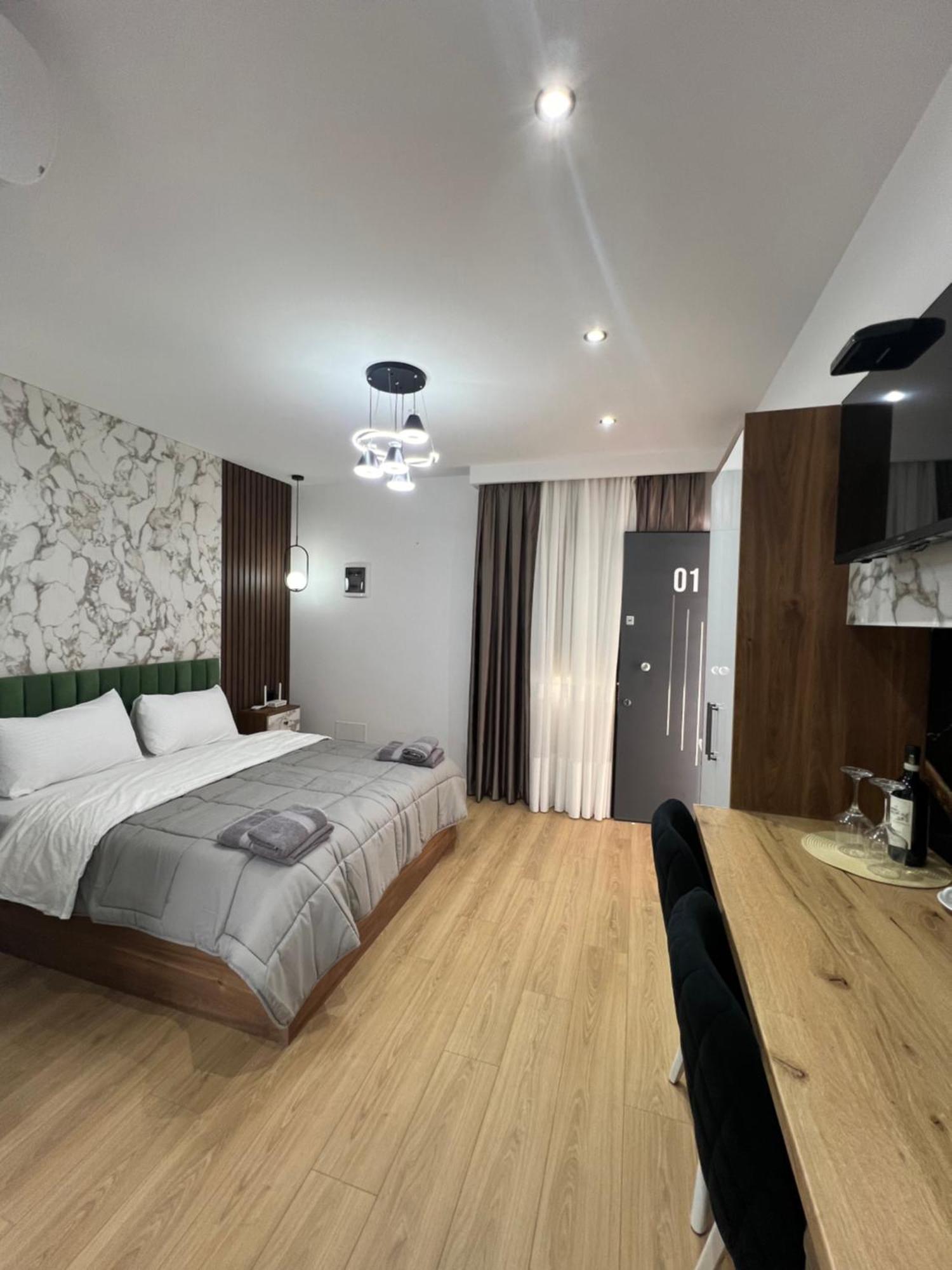 Comfort Gjuhadol Apartamento